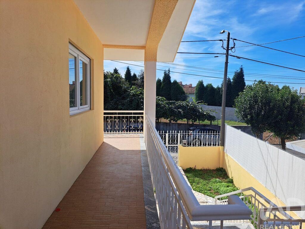 House in Santa Maria de Lamas - Image 3