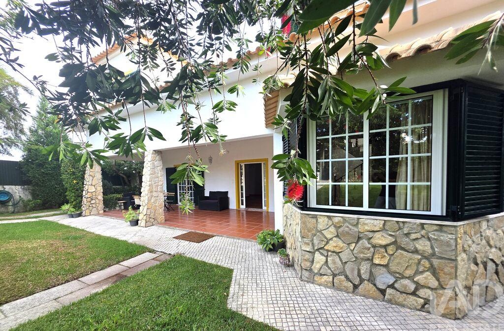 House in Corroios - Image 2