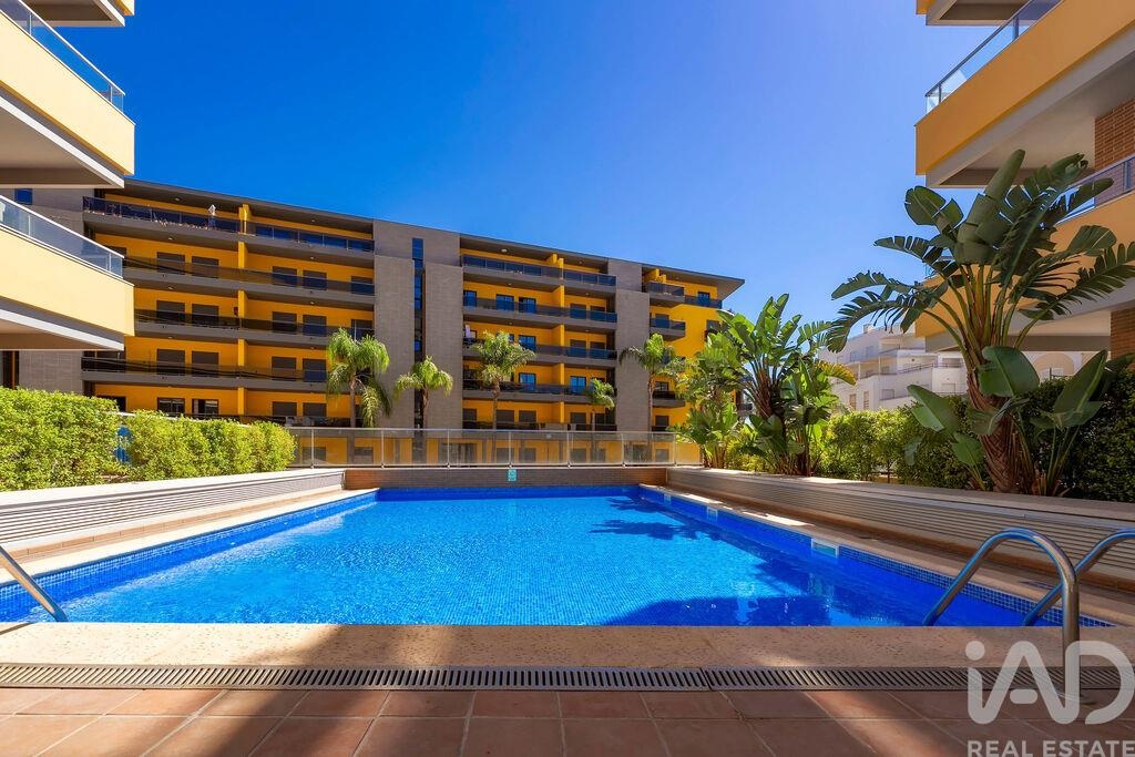 Apartment in Quarteira - Image 2
