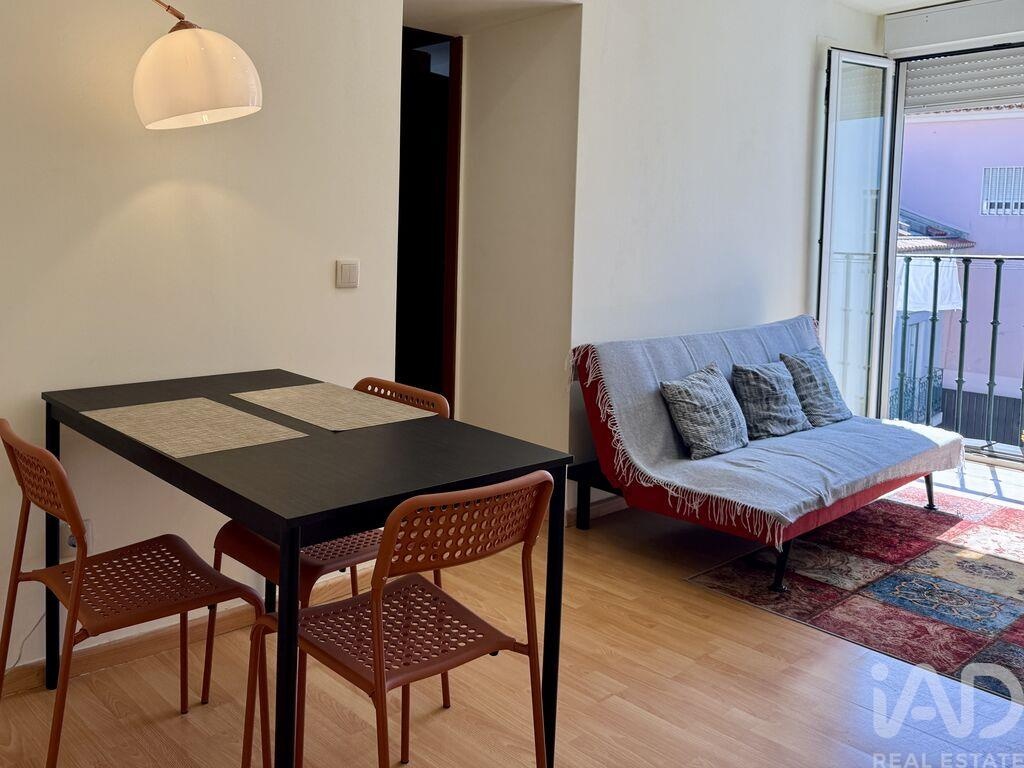 Apartment in Lisbon - Image 2