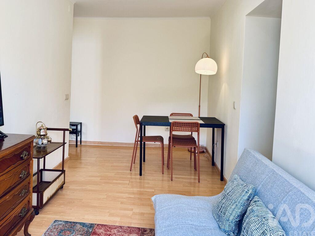 Apartment in Lisbon - Image 3