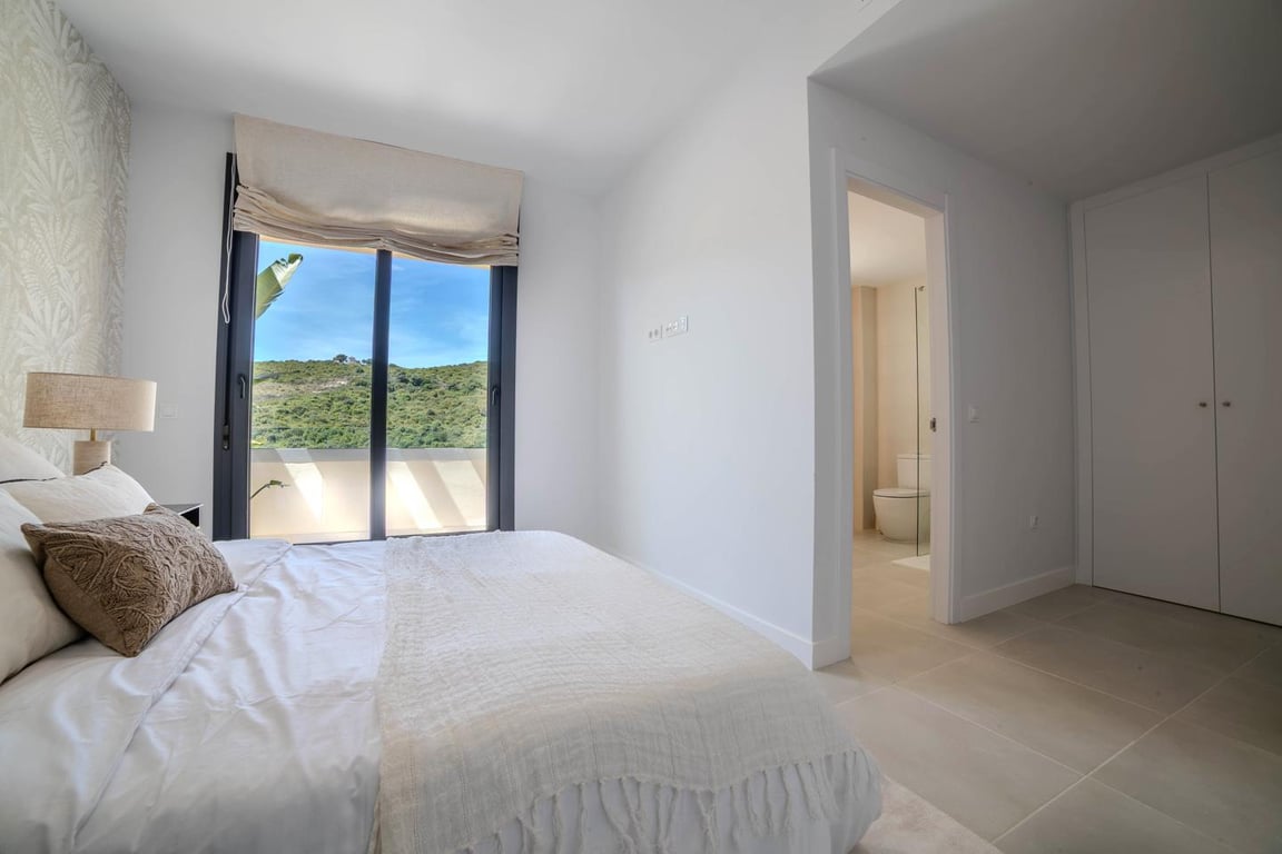 Apartment in Casares - Image 3