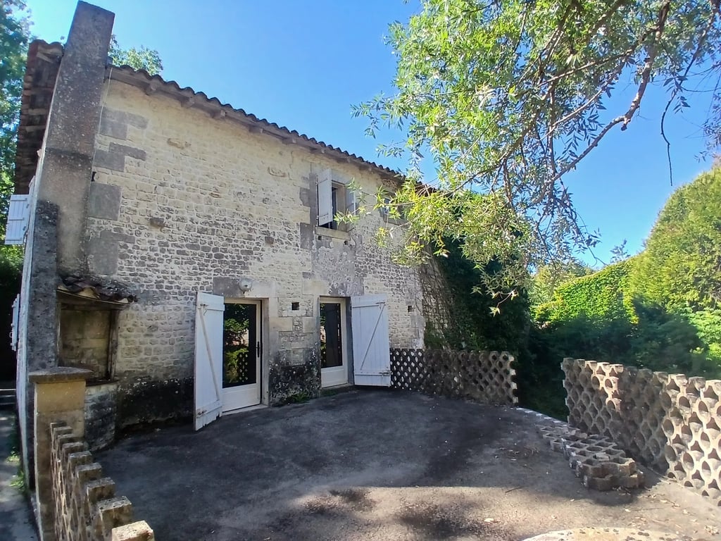 House in Saint-Palais-du-Ne