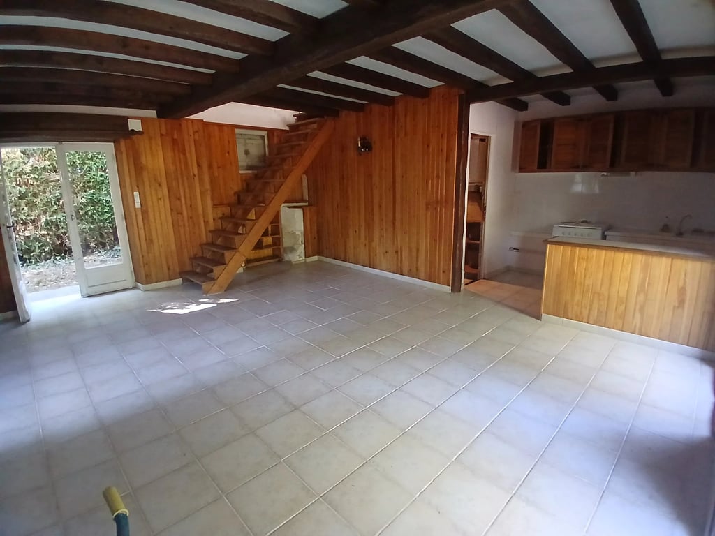 House in Saint-Palais-du-Ne - Image 3