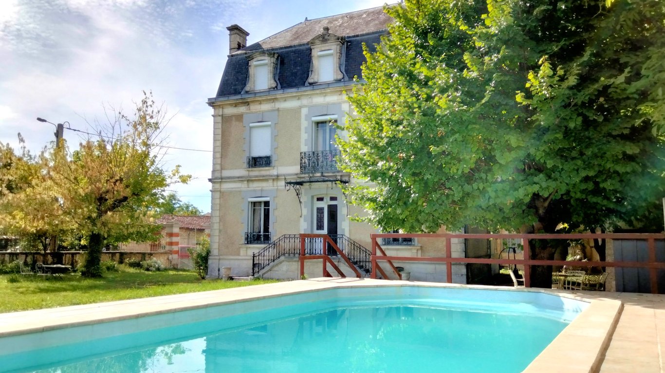 House in Aigre - Image 2
