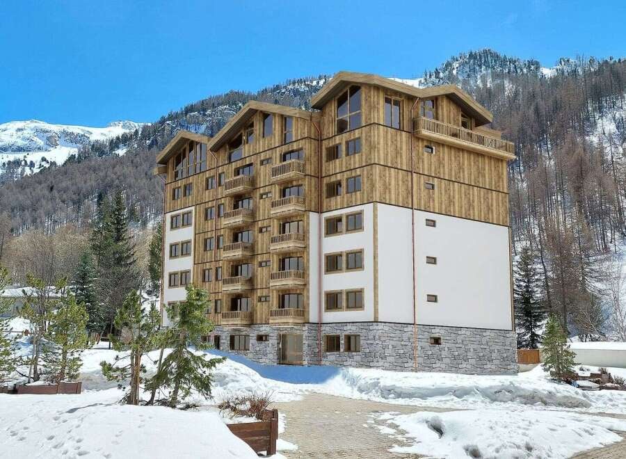 Apartment in Val-d'Isere - Image 3
