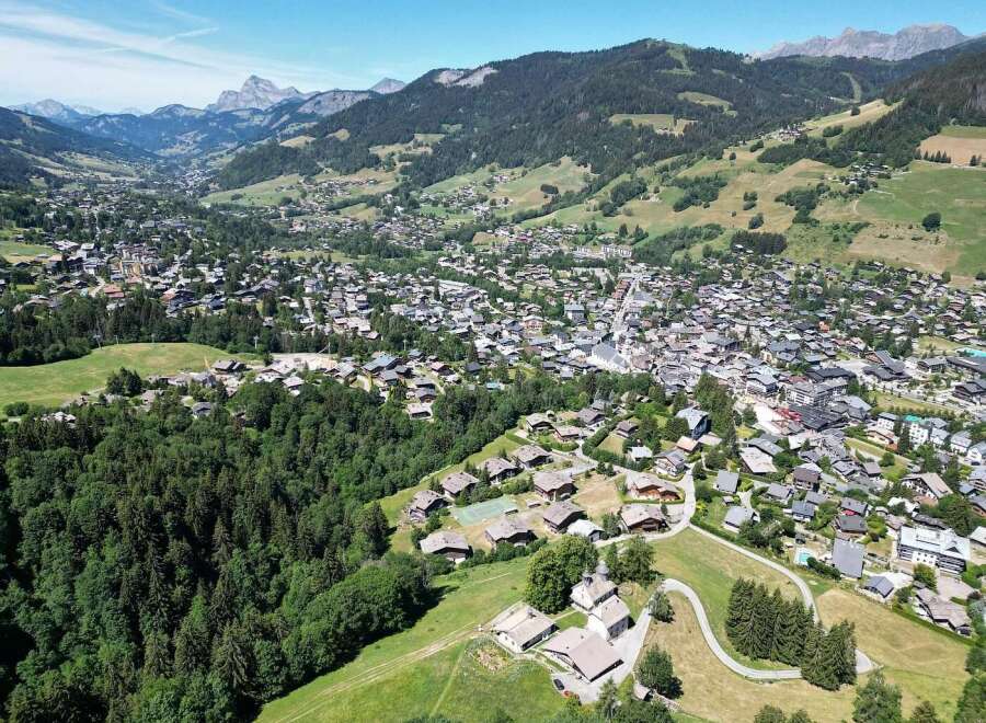Apartment in Megeve - Image 3