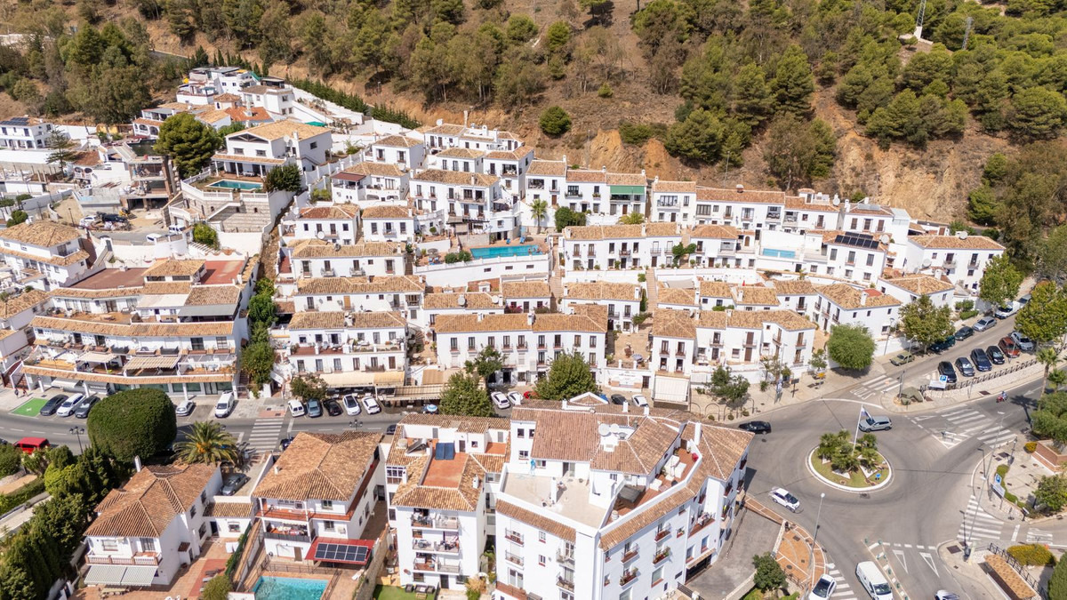 House in Mijas Costa - Image 2