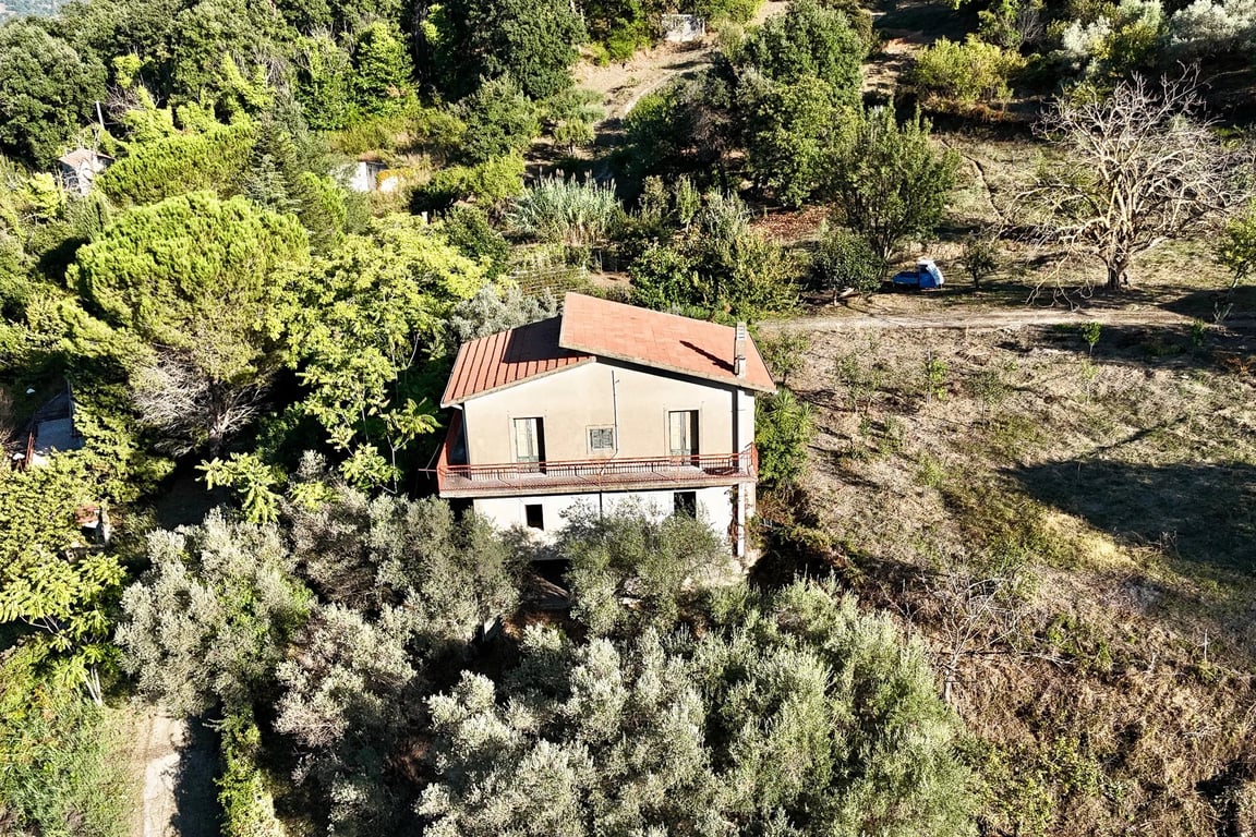 House in Reitano - Image 3