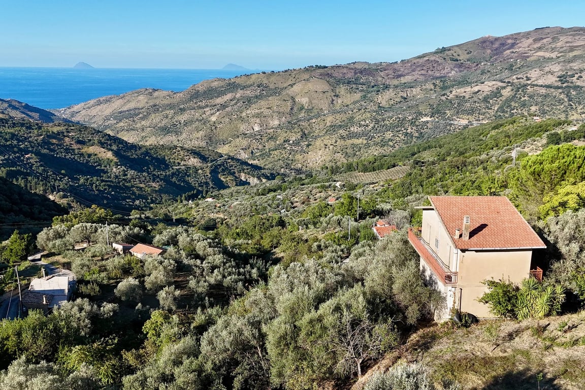 House in Reitano
