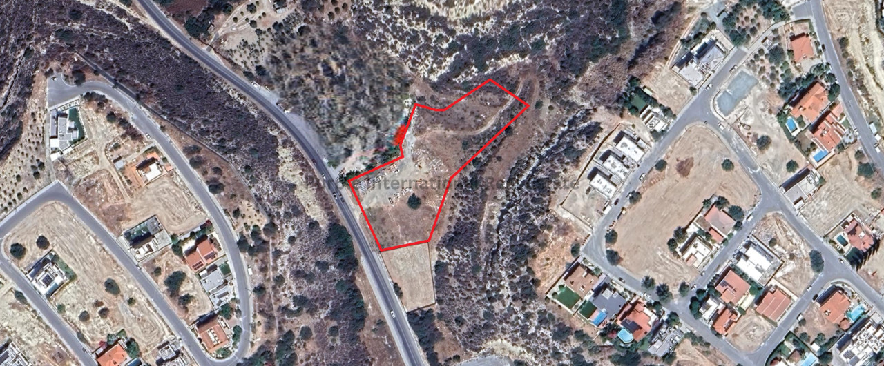 Land in Agia Fylaxis
