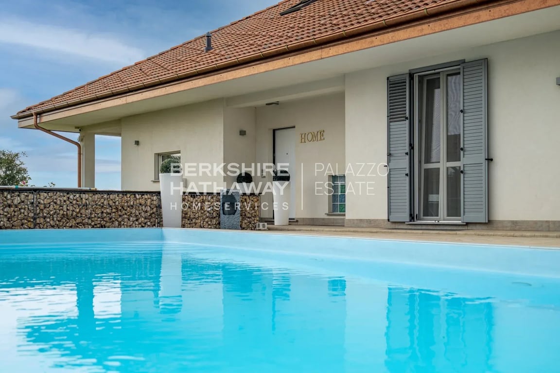 Villa in Pombia