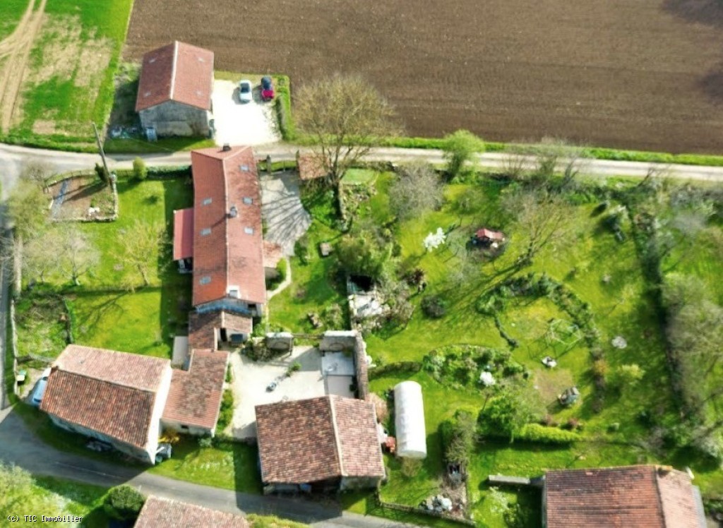 House in Verteuil-sur-Charente - Image 2