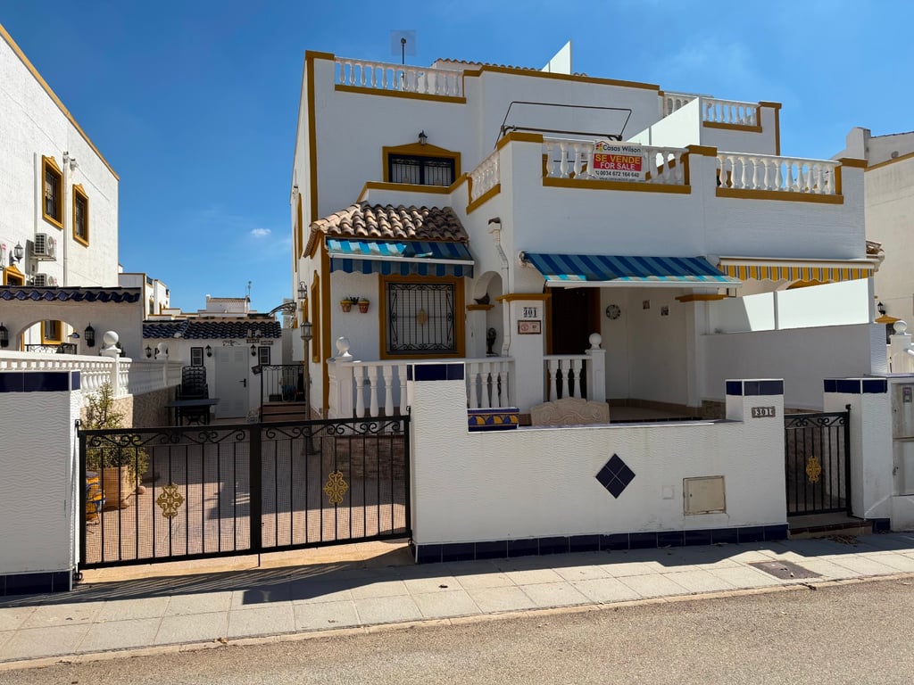 House in Los Montesinos - Image 2
