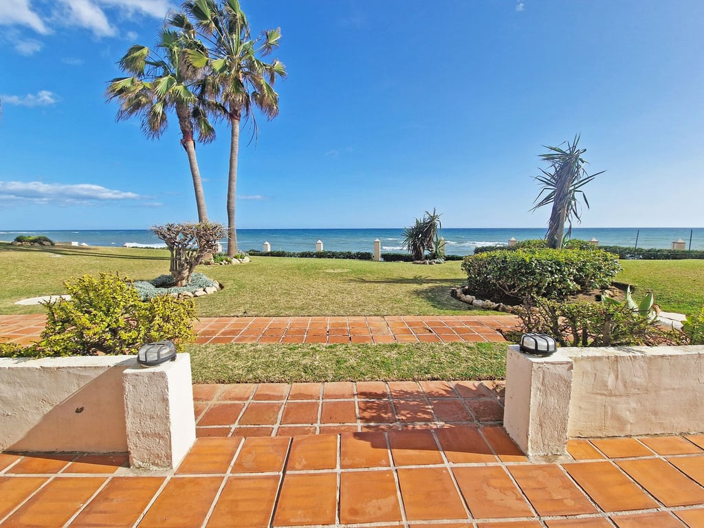 Apartment in Sitio de Calahonda - Image 2