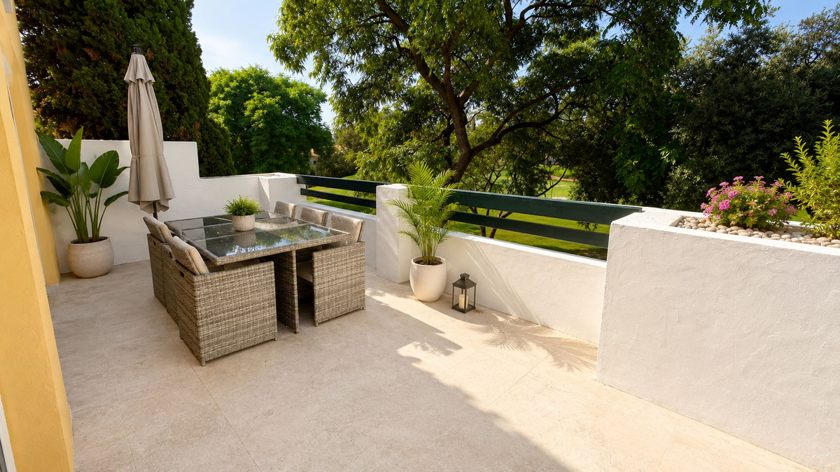 Apartment in Guadalmina - Image 2