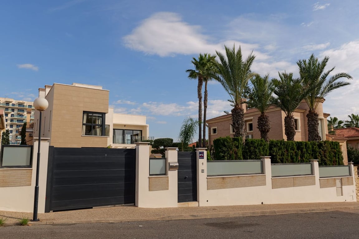 House in Torrevieja - Image 2