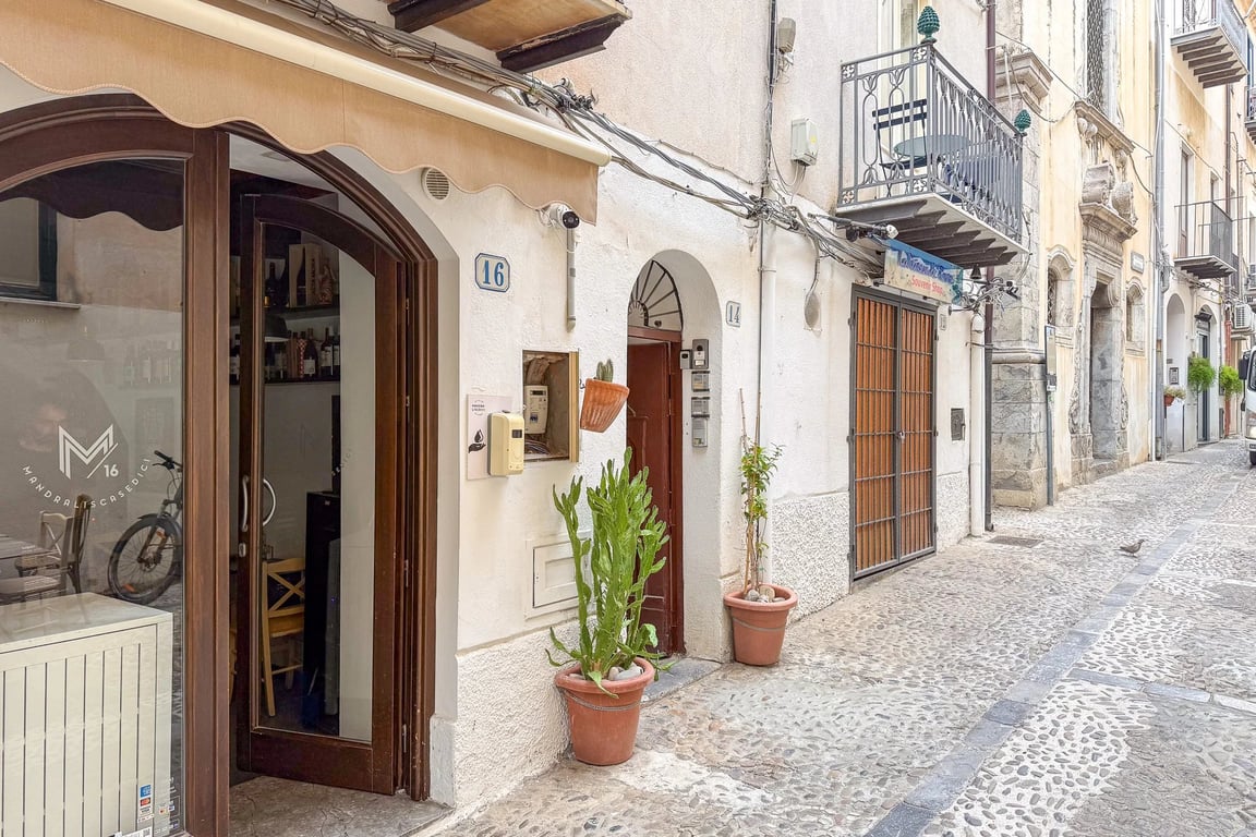 Apartment in Cefalu - Image 3