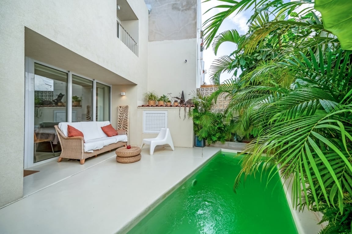 House in Faro