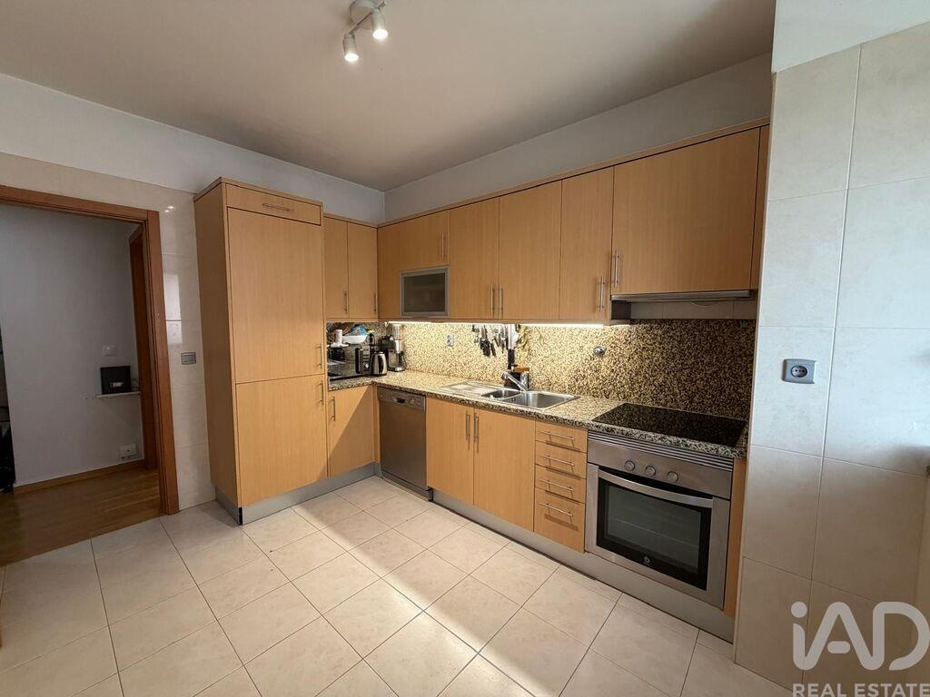 Apartment in Rio Tinto - Image 2