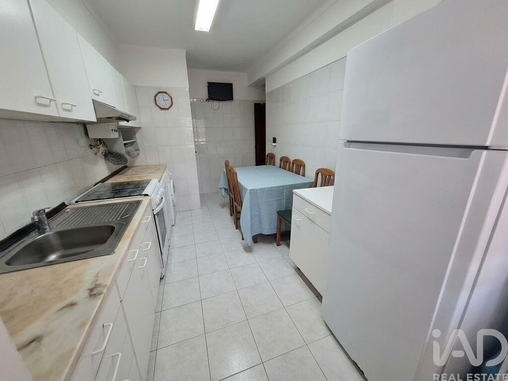 Apartment in Seixal - Image 3