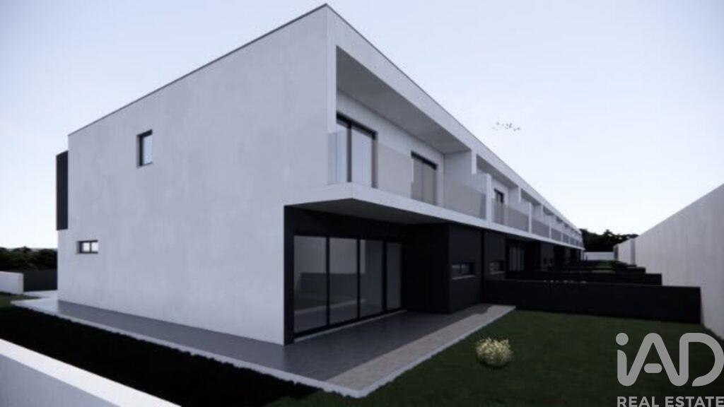 House in Santa Maria da Feira - Image 3