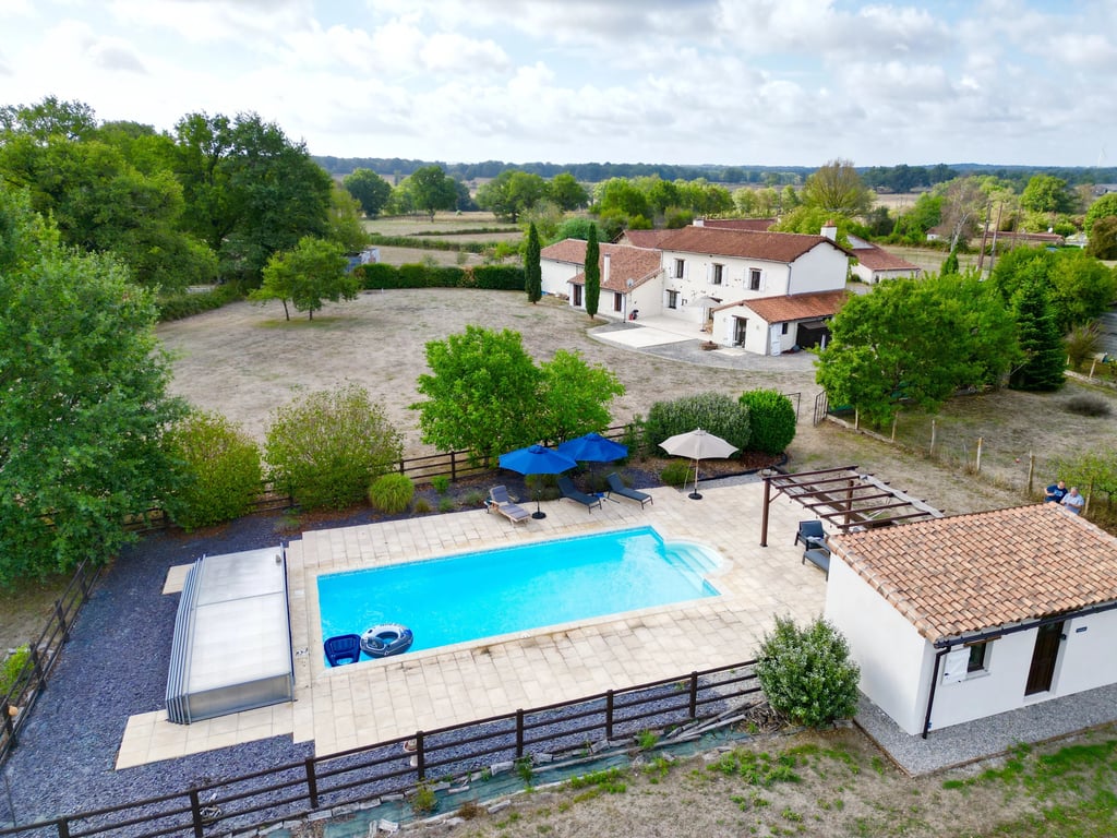 House in Gajoubert - Image 2