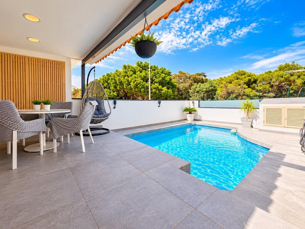 Villa in Mil Palmeras - Image 3