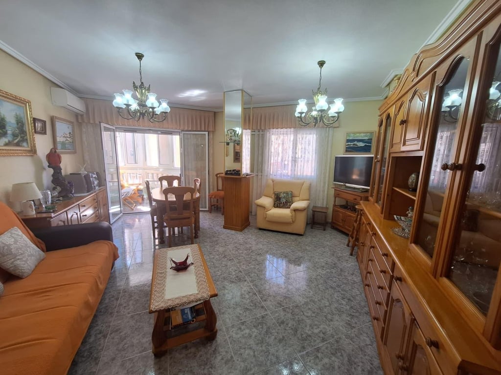 Apartment in Torrevieja - Image 2