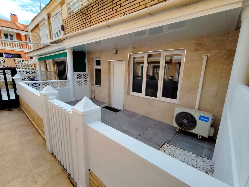 Apartment in Torrelamata - Image 2