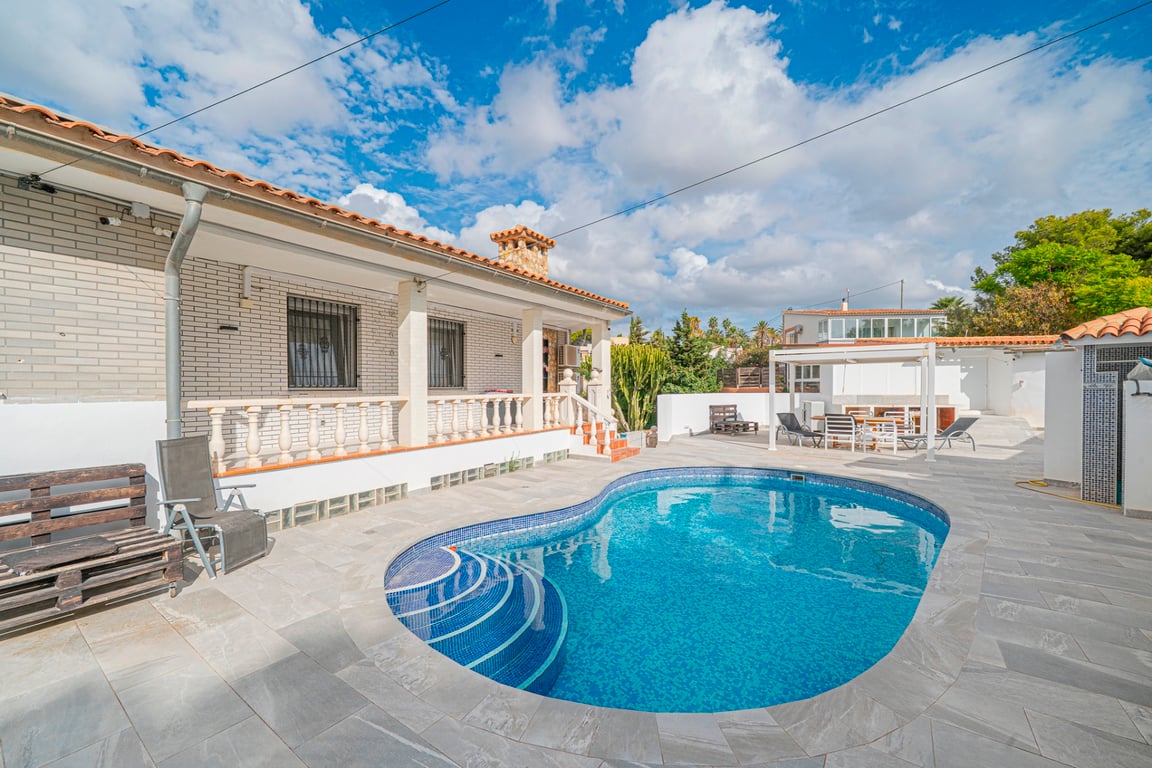 Villa in Benidorm - Image 2