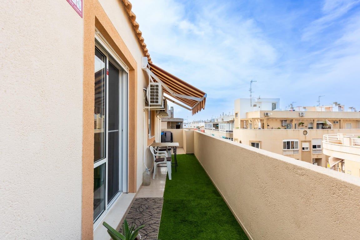 Penthouse in Torrevieja - Image 2