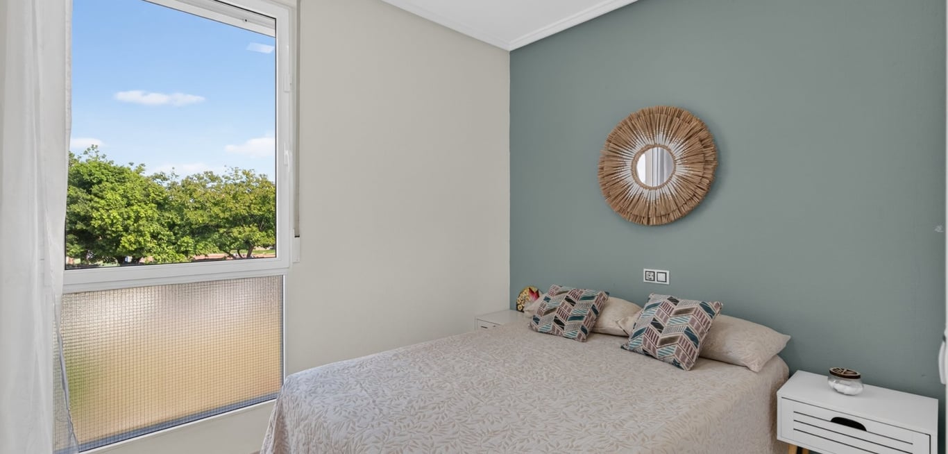 Apartment in Torrevieja - Image 2