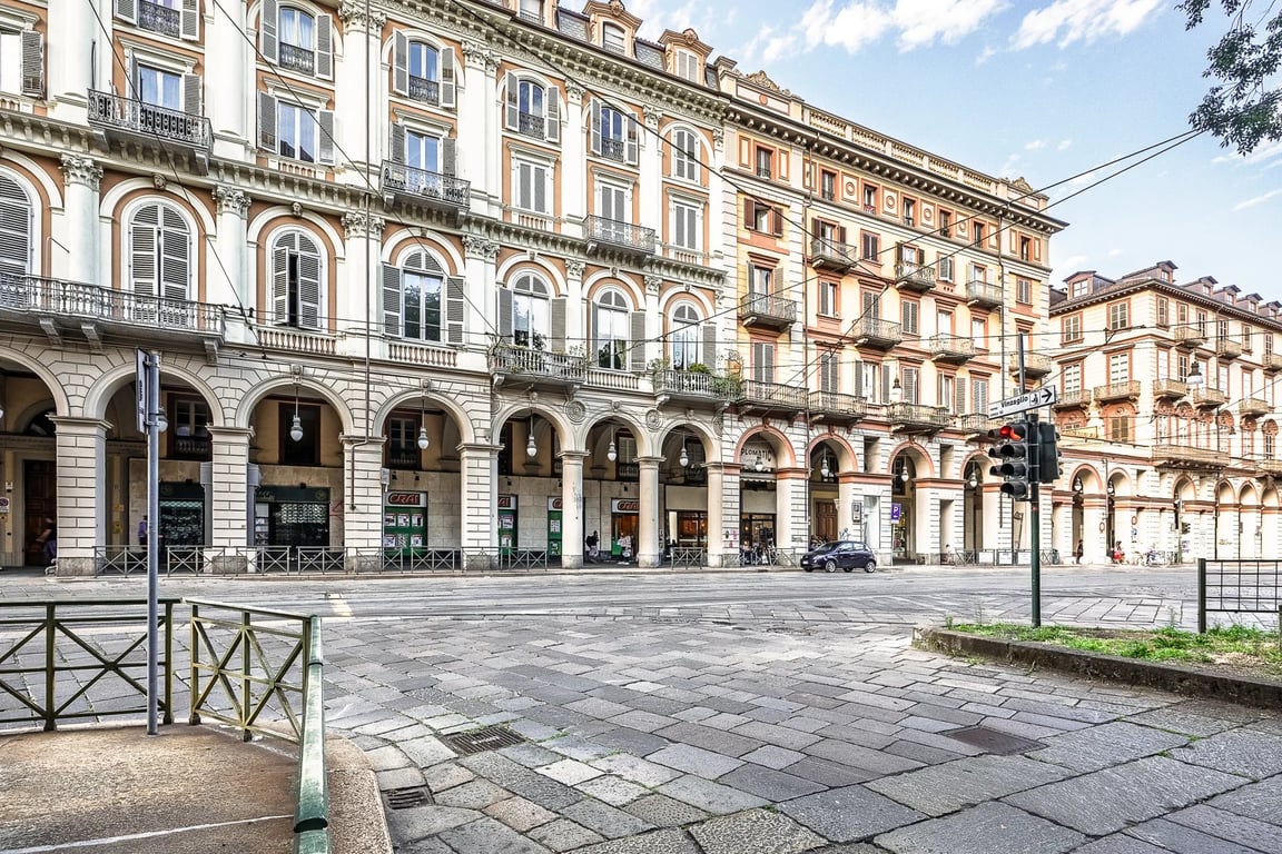 Apartment in Torino - Image 2