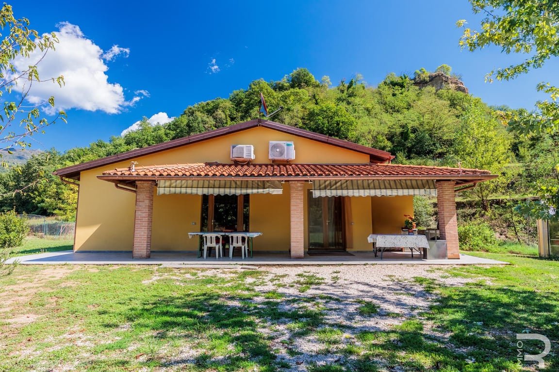 Villa in Castelfranco Piandisco - Image 2
