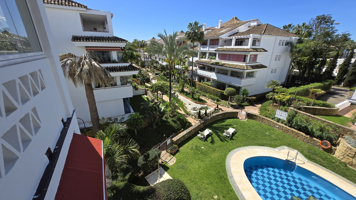 Apartment in Nueva Andalucia