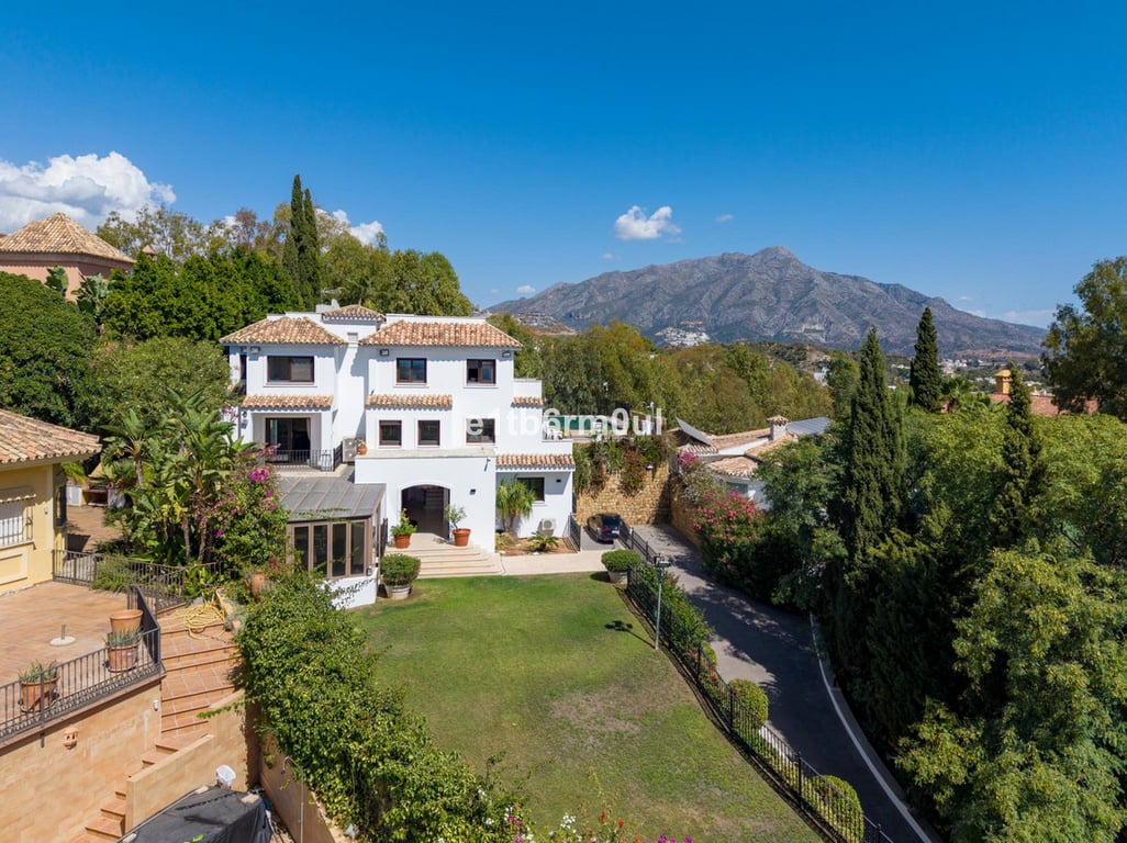 Villa in Benahavis - Image 2