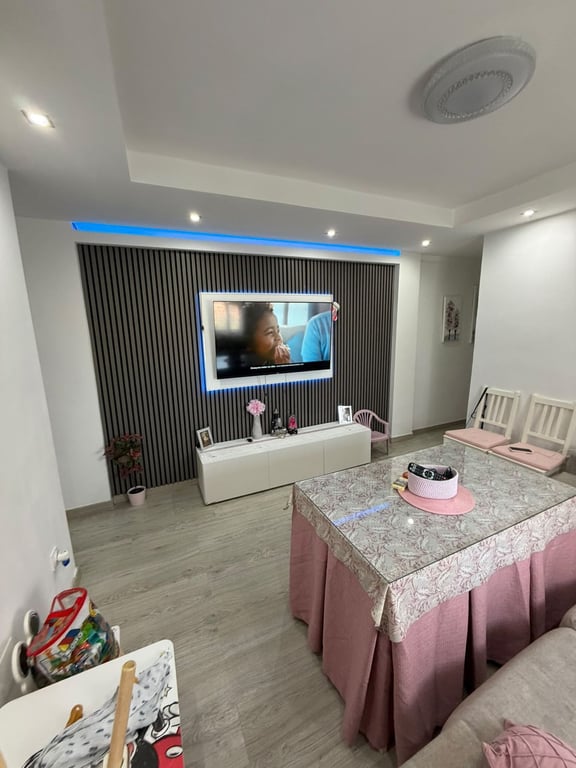 Apartment in Marbella - Image 2