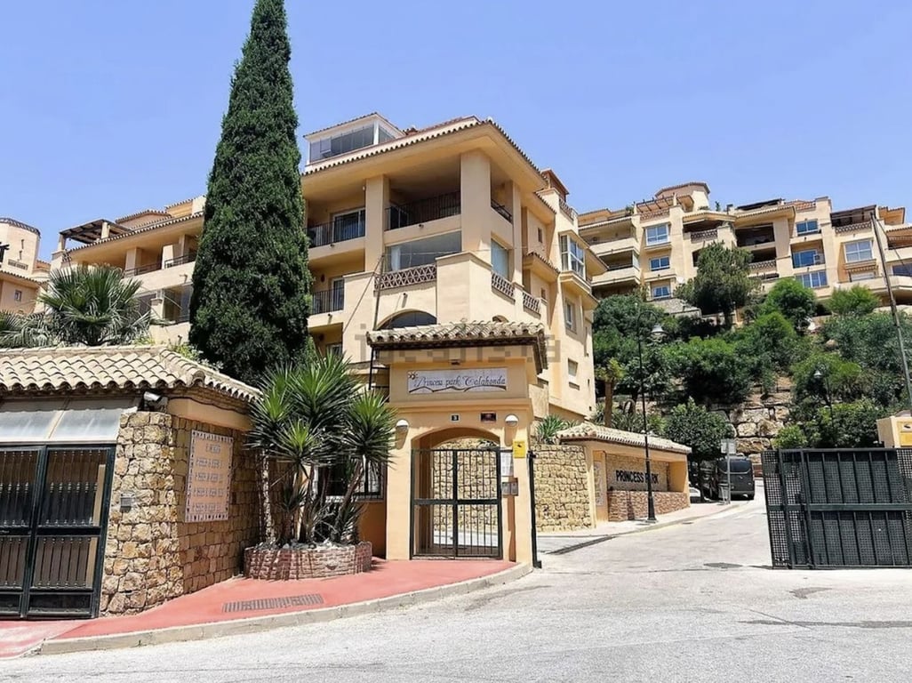 Apartment in Sitio de Calahonda - Image 2