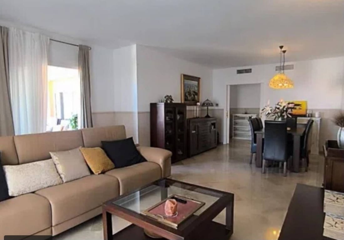 Apartment in Sitio de Calahonda - Image 3