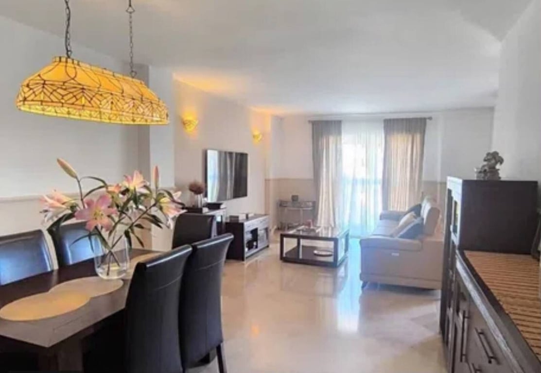 Apartment in Sitio de Calahonda - Image 2