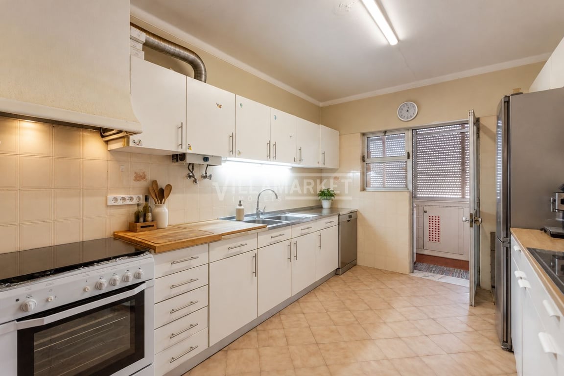 Apartment in Quelfes - Image 2
