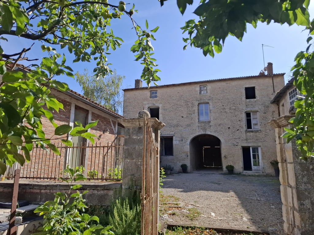 House in Saint-Maixent-l'Ecole