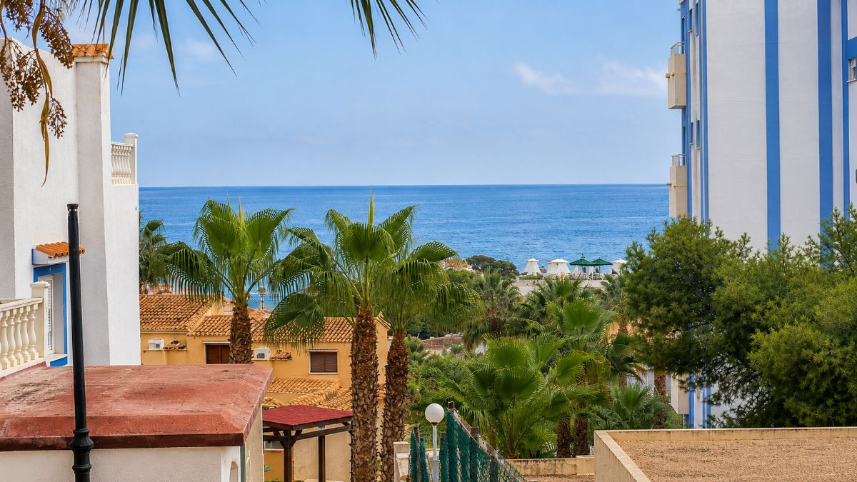 Apartment in Torrevieja - Image 2