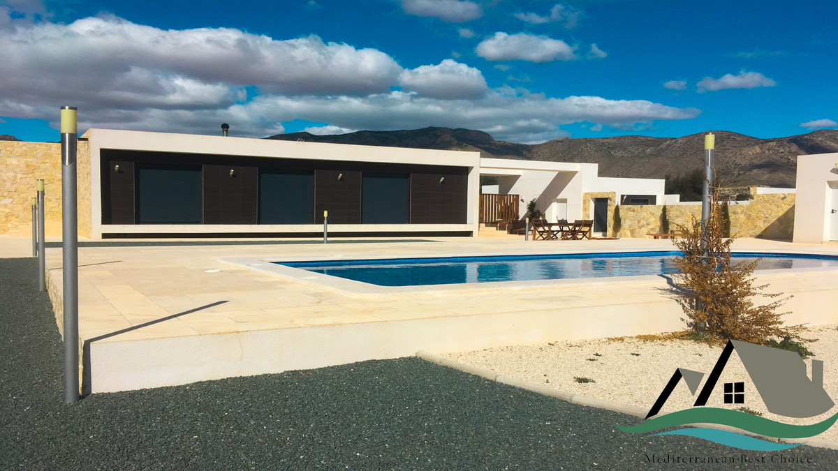 Villa in Hondon de las Nieves
