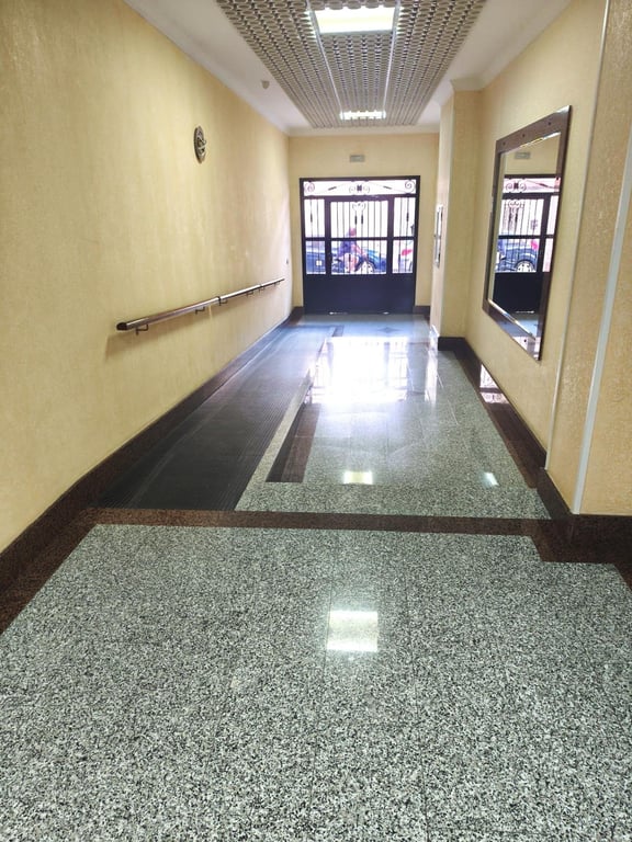Apartment in Torrevieja - Image 2