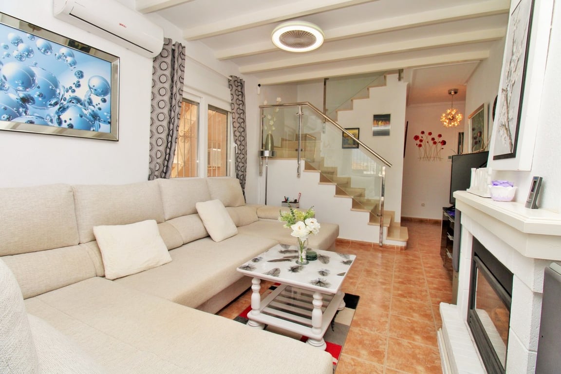 Villa in Villamartin - Image 3