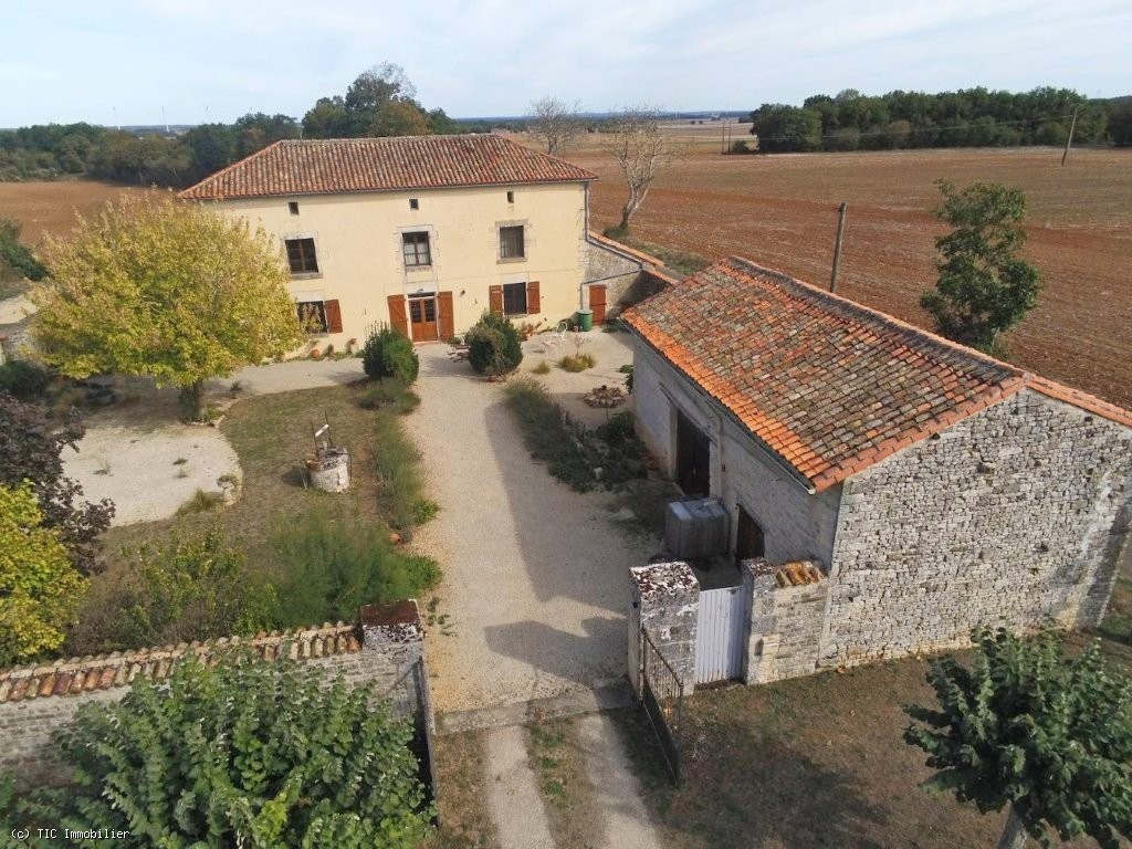 House in Villefagnan - Image 2