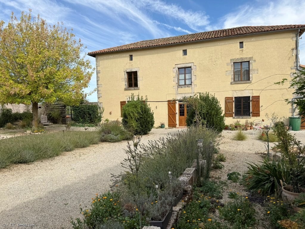 House in Villefagnan - Image 3