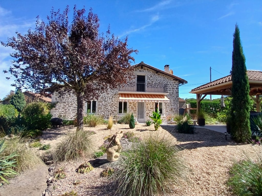 House in Busserolles